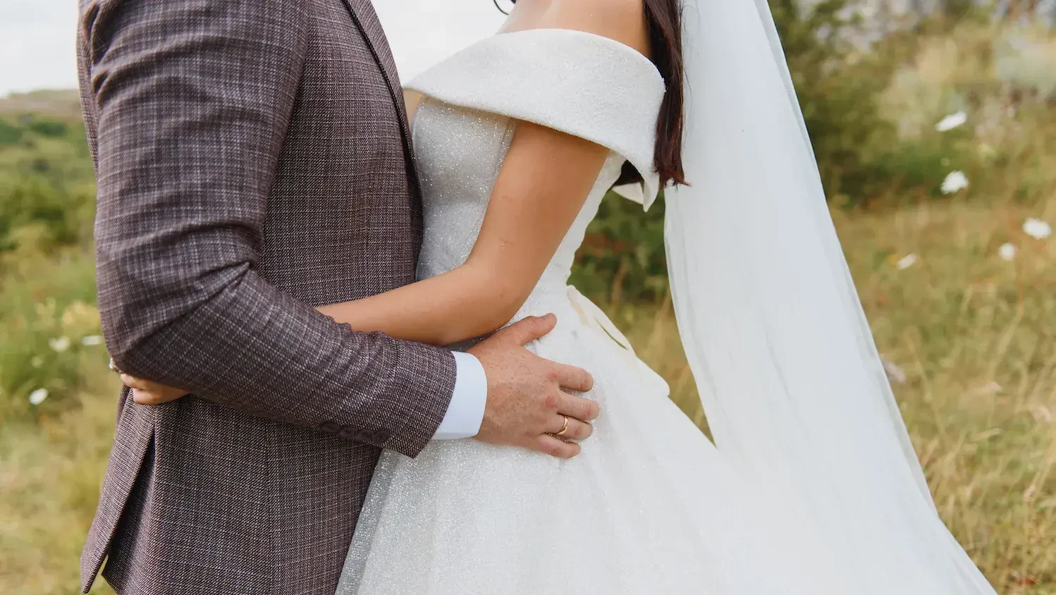 Ślub cywilny, kościelny czy humanistyczny? Porównanie i formalności